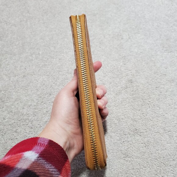 DIVINA FIRENZE Italian Leather Zip Around Wallet Pebble Mustard Gold 7.75 x 3.75 - Picture 5 of 12